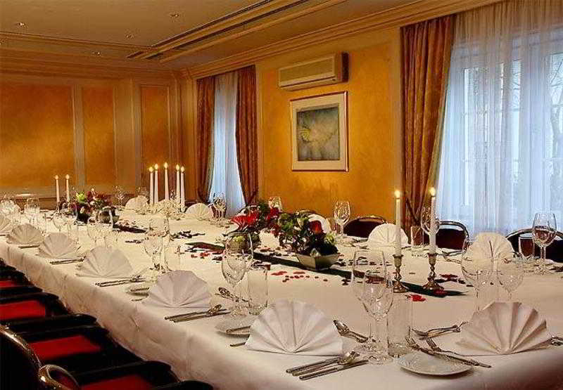Courtyard By Marriott Hamburg Airport Hotel Luaran gambar